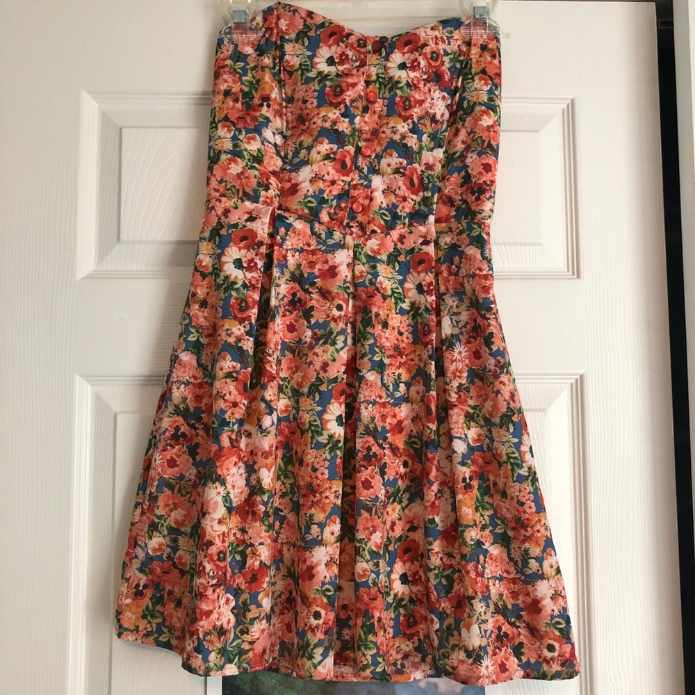Vintage floral strapless dress